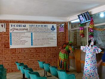 Das katholische Krankenhaus St. Jean de Dieu in Thiès nimmt jeden Patienten unabhängig von Ethnie, Religion und sozialem Status auf.