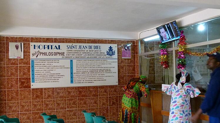 Das katholische Krankenhaus St. Jean de Dieu in Thiès nimmt jeden Patienten unabhängig von Ethnie, Religion und sozialem Status auf.