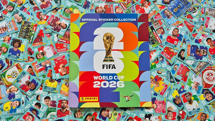 F&uuml;r viele - vor allem j&uuml;ngere Fu&szlig;ballfans - bedeutet nur ein prall gef&uuml;lltes Sticker-Sammelalbum eine erfolgreiche WM. Diesmal gibt es viel zu kleben: Mit 48 Mannschaften nehmen so viele Teams wie niemals zuvor am Turnier teil.