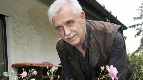 Hans Simon ist gern in seinem Garten. Foto: Sonja Adam