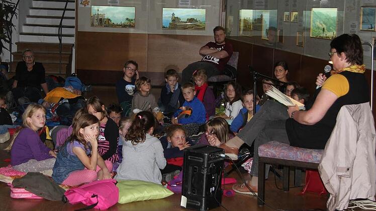 Barbara Hahn hat sich "Das magische Baumhaus" als Nacht-Lesestoff ausgesucht - und hat damit den Nerv der Kinder getroffen.