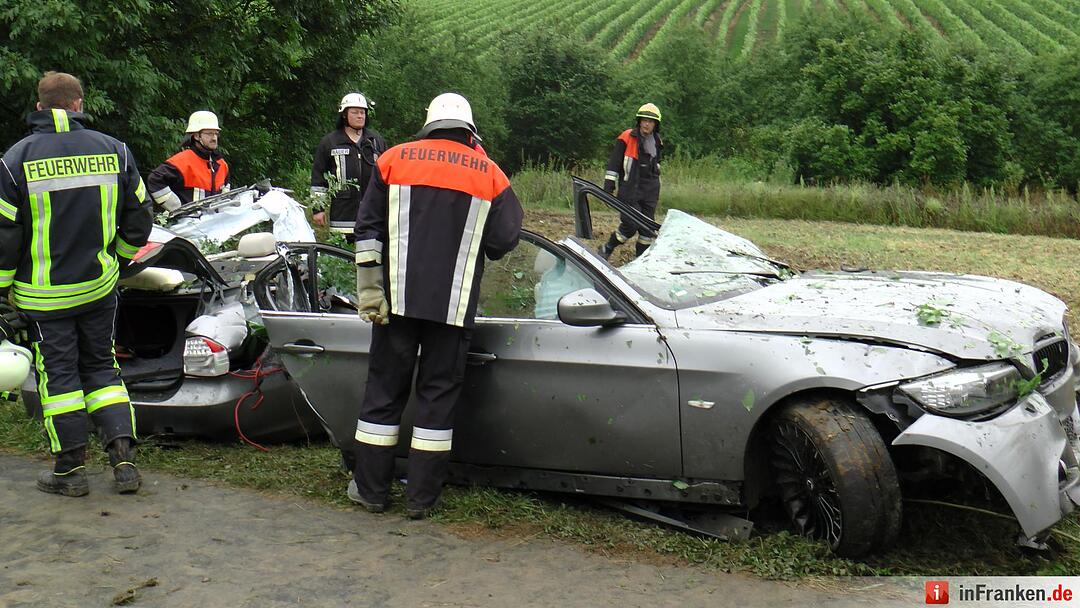 Fahrzeug bei Unfall in Frankenwinheim komplett zerstört