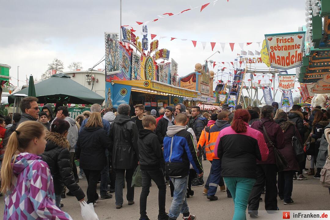 Volksfest in Nürnberg: Trotz Kälte gut besucht