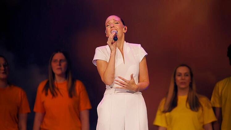 Carolin Kebekus umkreist die g&auml;ngigen Frauenrollen in der deutschen Gesellschaft - und wundert sich oft.