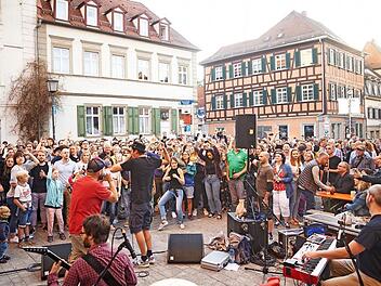Wie hier auf dem Elisabethenplatz herrschte beim Fest der Musik im vergangenen Jahr starker Besucherandrang. Foto: privat