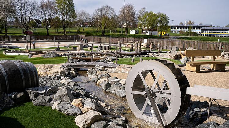 A70 bei Thurnau: "Moments Fun & Relax Park" öffnet am 1. Juni - mit Adventure-Golf und Boulderhalle