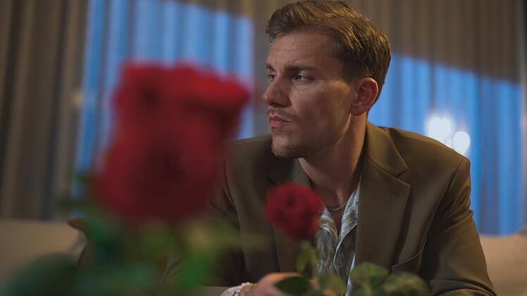 Sie wirft drei Frauen vor, "Bachelor" Felix Stein nur etwas vorzuspielen.