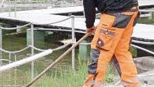 Letzte Arbeiten im Naturerlebnisbad Foto: Kark-Heinz Hofmann