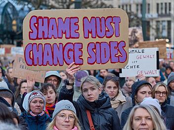 Demonstration gegen sexualisierte Gewalt gegen Frauen