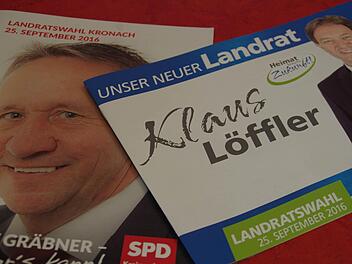 Die Wahlprospekte der beiden Kandidaten. Foto: Marco Meißner