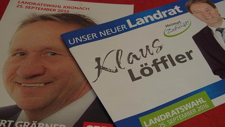 Die Wahlprospekte der beiden Kandidaten. Foto: Marco Meißner