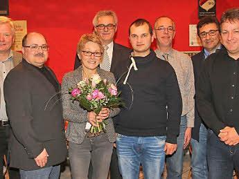 Ehrungen beim TSV Obersiemau (von links): Harry Stürke, Jürgen Rückert, Diana Kreißler, Wolfgang Kalb, Sven Grimmig, Gerd Deuerling, Bürgermeister Rolf Rosenbauer und Martin Eller  Foto: Michael Stelzner
