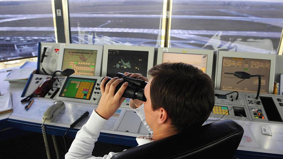 Ein unidentifiziertes Flugobjekt hat die Mitarbeiter des Bremer Airports verwirrt. Die Polizei ermittelt wegen Gefährdung des Flugverkehrs. Foto: Ingo Wagner/dpa