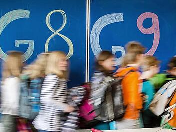 Die Diskussionen um G8 oder G9 sind noch nicht beendet. Die Junge Union will wieder ein neunjähriges Gymnasium. Lehrer und Eltern wollen endlich eine klare Linie.  Foto: Armin Weigel/dpa