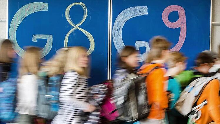 Die Diskussionen um G8 oder G9 sind noch nicht beendet. Die Junge Union will wieder ein neunjähriges Gymnasium. Lehrer und Eltern wollen endlich eine klare Linie.  Foto: Armin Weigel/dpa