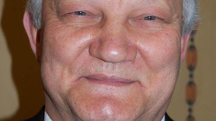 István Hegedüs: Kapellmeister, Klavier und Keyboard, geboren 1956 in Endröd (Ungarn), seit 1995 in Deutschland, Engagements in mehreren Kurorten, zuletzt in Bad Kissingen, seit 2006 in Bad Bocklet. Foto: Sigismund von Dobschütz