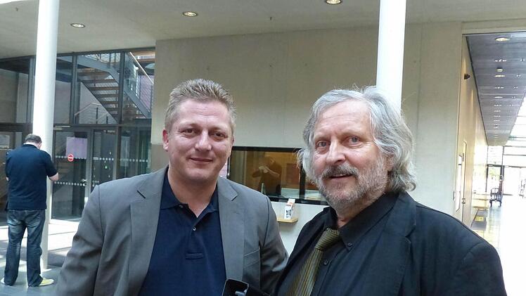 Laudenbachs Anwälte Michael Schulze (links) und Norman Jacob. Beide gelten als erfahrene Juristen und Strafverteidiger.  Foto: Edgar Bartl