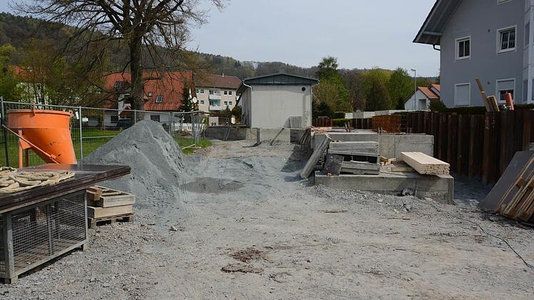 Mit großem Aufwand wird am Ängerlein ein neues Regenüberlaufbecken gebaut. Foto: Dagmar Besand