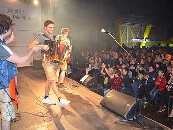Die Dorfrocker brachten den Eichenbühler Hühnerstall erneut zum Beben und sorgten für einige Stunden für Hochstimmung mit Rock und Pop. Foto: Karl-Heinz Hofmann