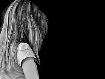 Ein 30-Jähriger soll eine 12-Jährige sexuell missbraucht haben, als er zu Besuch bei der Familie war.