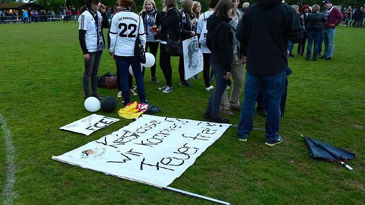 Der FC Rottershausen ist Kreisklassist nach einem dramatischen Sieg im Elfmeterschießen gegen den SV Niederlauer. Foto: Anders