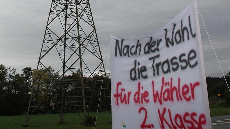 Seit Montag stehen die Hinweisschilder rund um Haig und Haßlach. Foto: Lisa Kieslinger