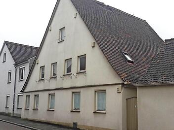 Die geplante Sanierung mit Umbau dieses Hauses in er Hinteren Gasse war ein Punkt der Beratung im Bauausschuss. Foto: Bernhard Panzer