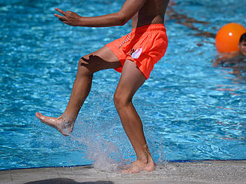 Schwimmer bei Freibad-Gewalt bewusstlos getreten