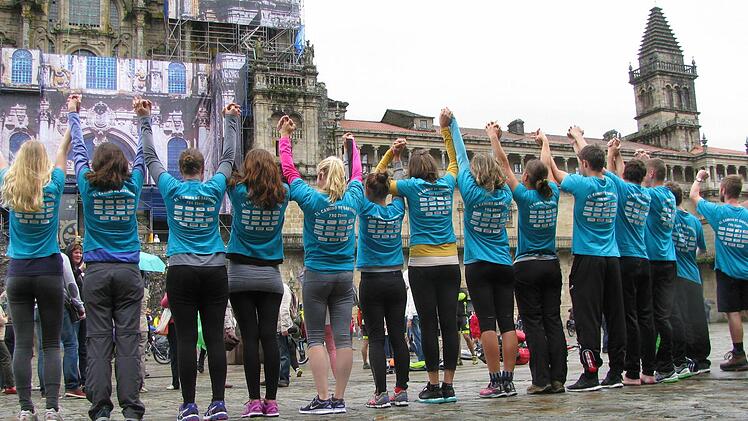 14 Schüler aus Ebern haben ihr Ziel erreicht: Die Kathedrale in Santiago de Compostela in Spanien.