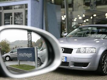 Nach 14 Jahren geht in der kommenden Woche das Insolvenzverfahren gegen einen ehemaligen Kulmbacher Gebrauchtwagenhändler zu Ende. Der Mann war im Mai 2004 wegen Betrugs zu fünf Jahren und zehn Monaten Haft verurteilt worden. Symbolbild: Matthias Hoch