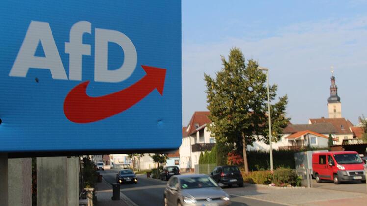 Noch hängen die Wahlplakate, hier ein AfD-Plakat in der Großen Bauerngasse in Höchstadt. Christian Bauriedel