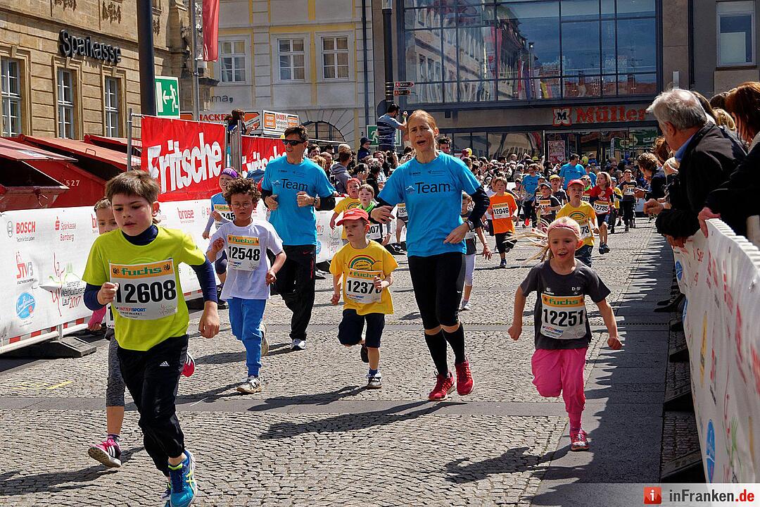 Weltkulturerbelauf 2017 in Bamberg: Der Zieleinlauf am Maxplatz
