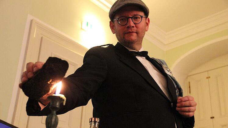Udo Sonntag zeigt und erklärt in der professionellen Whiskeyverkostung alles was man rund um besondere Whiskeys wissen muss