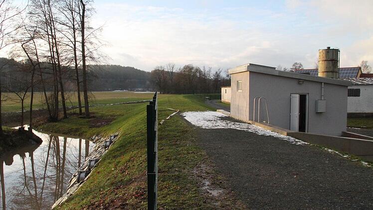 Nur ein kleines Bauwerk: das Pumpwerk.