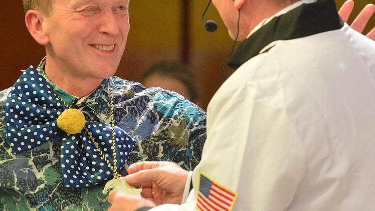 Einen Facshingsorden gab's für Horst Hofmann vom Landratsamt.