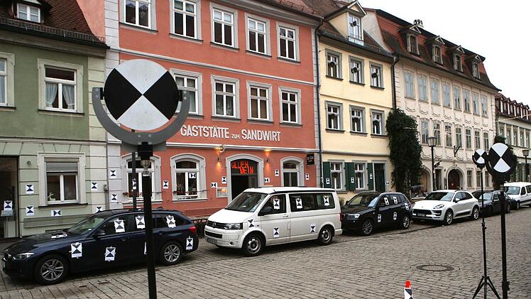 Für die Ermittlungen zu den gewalttätigen Angriffen führten Spezialisten der Kriminalpolizei und des Landeskriminalamts im Dezember 2017 am Tatort 3-D-Messungen durch. Foto: News5/Merzbach (Archiv)