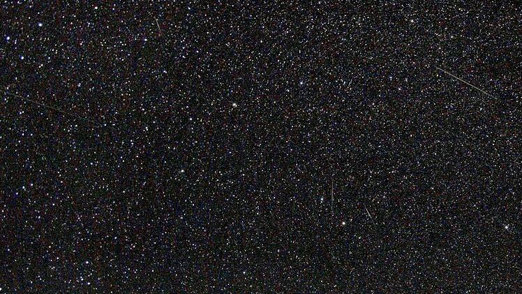 Sternschnuppen, teils Perseiden, teils anderen Ursprungs. Foto: Frank Fleischmann