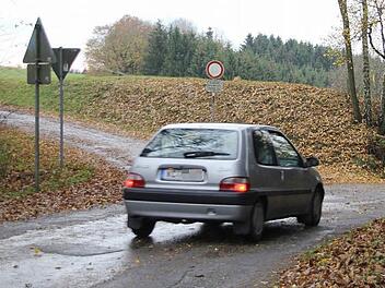 AmOrtsrand von Wildenberg Richtung Hain zweigt der Feldweg ab, der als Baustellenzufahrt genutzt werden könnte.  Foto: Friedwald Schedel