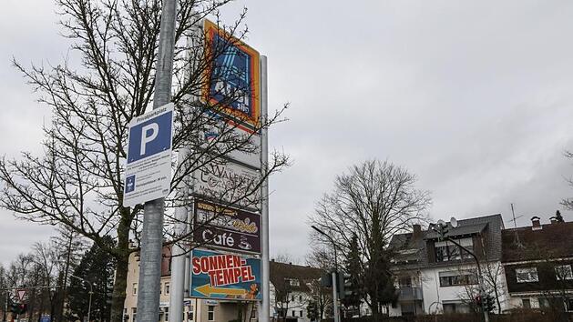 Seit Kurzem wird der Parkplatz eines Discounters an der Bayreuther Stra&szlig;e &uuml;berwacht. Den haben Autofahrer genutzt, die nicht in den Gesch&auml;ften einkaufen.  Foto: Barbara Herbst