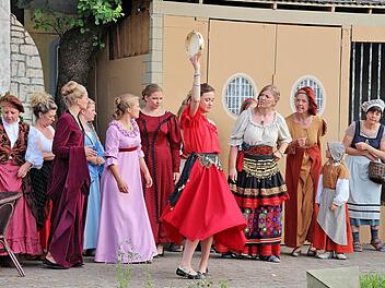 Mit dem Stück "der Glöckner von Notre-Dame" hatte der Heimatverein Maßbach im Sommer viel Erfolg. Im kommenden Jahr will er es nochmals zeigen, und zwar gleich fünfmal.  Foto: Dieter Britz