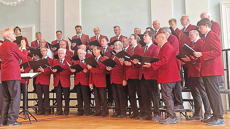 Der Reuther M&auml;nnerchor nahm am Leistungssingen in Ansbach teil. Jonas Stirnwei&szlig;