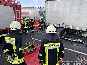 A3 bei Erlangen nach Unfall gesperrt