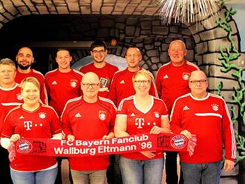 Die bisherige und wiedergewählte Vorstandschaft des FC-Bayern-Fanclubs "Wallburg `96" Eltmann. Hinten von links: Zweiter Vorsitzender Detlef Pfister, die Beisitzer Daniel Zimmermann (neu), Christian Wirth, Paul Kremer und Stefan Rumpel sowie Schriftführer Günther Preissner und vorne von links: die Beisitzer Sonja Scheuring (neu) und Frank Schmauz sowie Sabine Scheuring (Kassiererin) und Vorsitzender Norbert Scheuring. Es fehlen die Beisitzer Rüdiger Bauer und Paul Weihermüller. Foto: Alfons B...