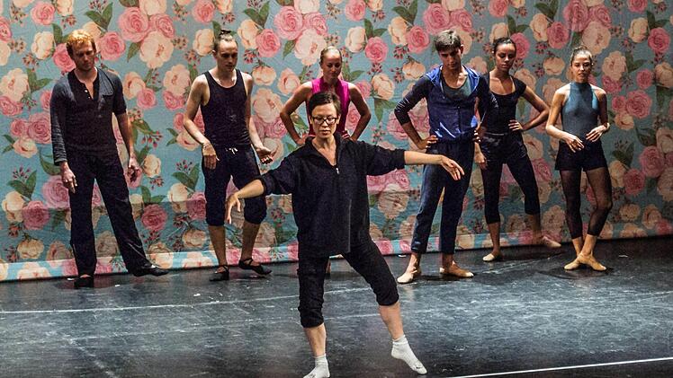 Impressionen vom Nachmittag des Coburger Theaterfestes: Ballettmeisterin Tara Yipp beim BalletttrainingFoto: Jochen Berger