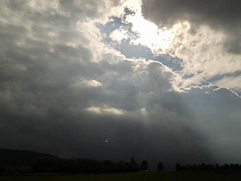 Von den warmen Temperaturen m&uuml;ssen wir uns verabschieden: ab Montag wird es wieder k&auml;lter in Franken. Foto: inFrankenPix-Nutzer ArminL