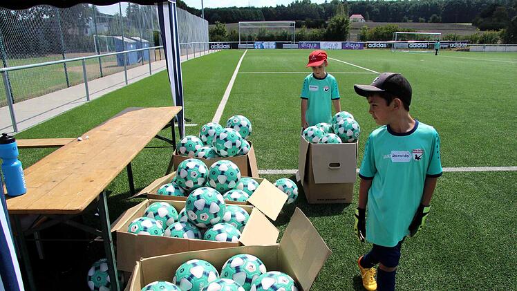 Die Kinder waren mit großer Begeisterung in Theorie und Praxis bei der Sache.   Foto: Richard Sänger