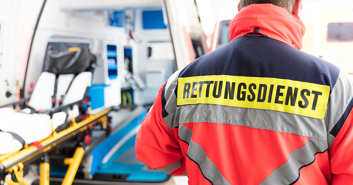 Unfall in Regensburg: Mann will abfahrenden Bus erreichen - und wird ...