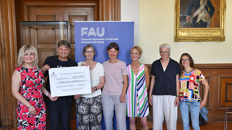 Erlangen: Erl&ouml;se vom Schlossgartenfest werden an F&ouml;rderverein gespendet