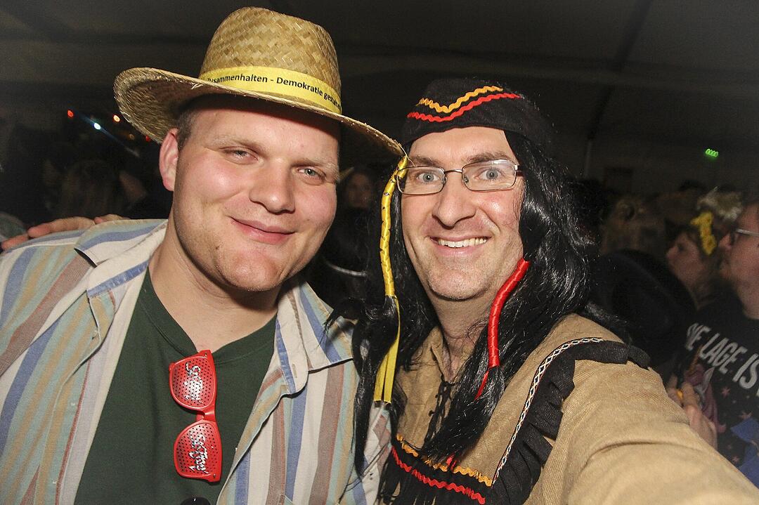 Super Stimmung beim Meeder Zeltfasching 2025!