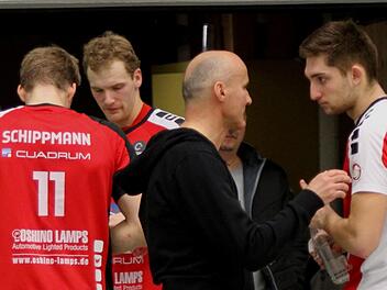 Mircea Peta (rechts) dürfte in der Mannschaft von Trainer Milan Maric (Zweiter von rechts) in der kommenden Saison eine größere Rolle spielen als zuletzt. Auf Timon Schippmann und Merten Krüger (von links) bauen die Eltmanner ebenfalls weiterhin.